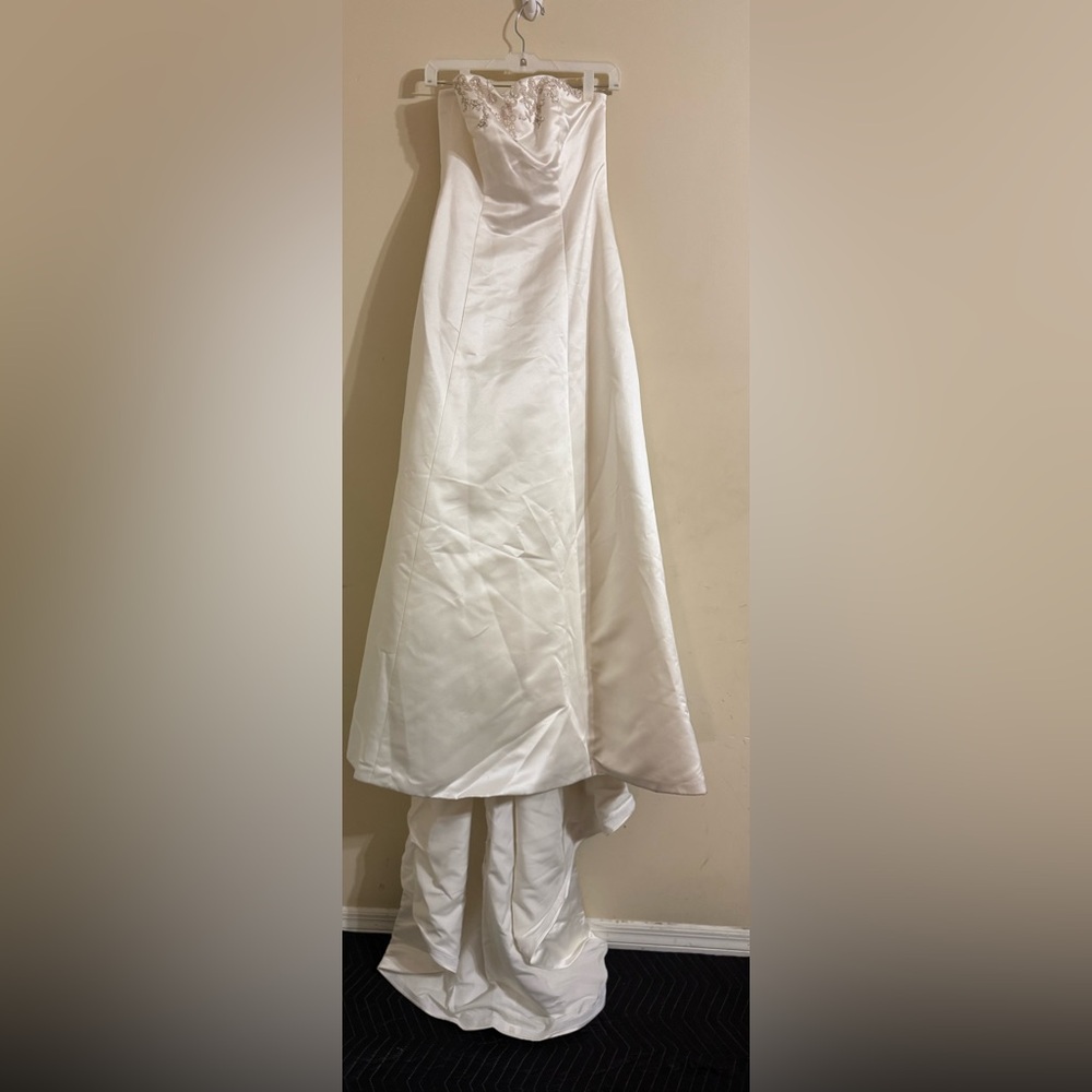 David ‘s Bridal-Elegant White Strapless Gown